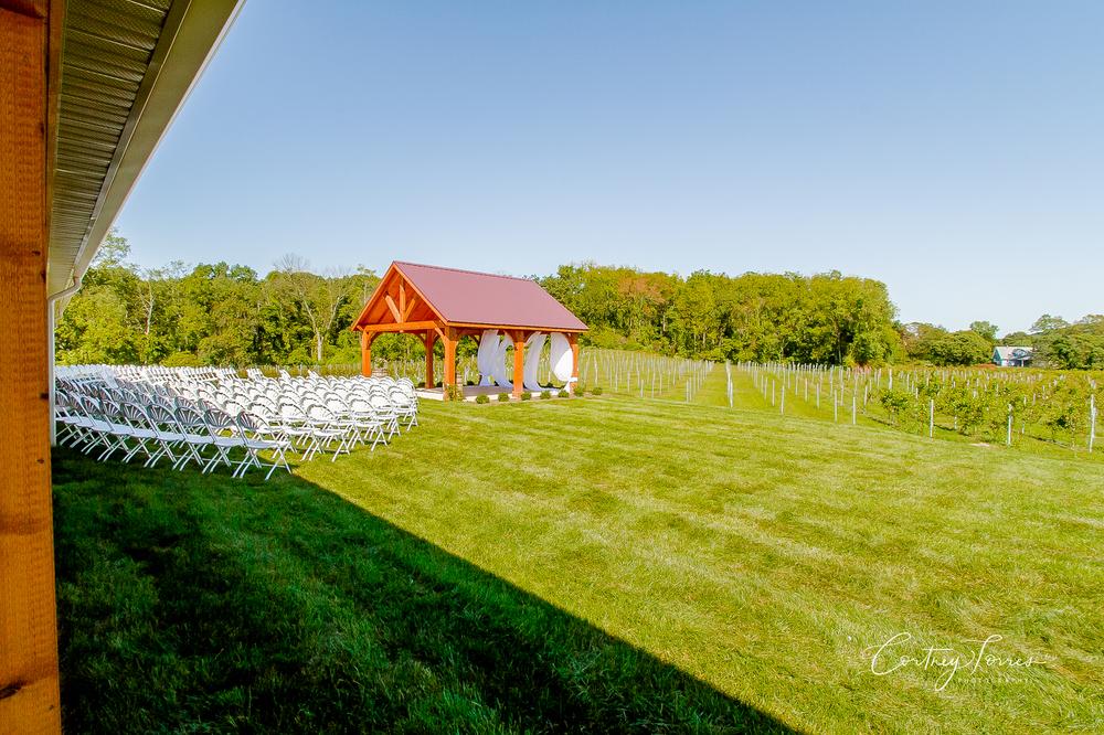 Brook Hollow Winery | Columbia, NJ | Vineyard Weddings